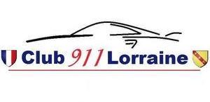 Logo du Club 911 Lorraine représentant la silhouette d'une voiture au-dessus du texte "Club 911 Lorraine", flanqué d'un drapeau français à gauche et d'un écusson jaune et rouge à droite.