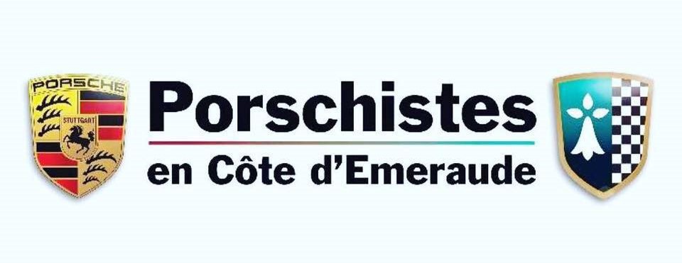 Logo avec l'écusson Porsche à gauche et un bouclier avec un emblème blanc et un motif à carreaux bleus à droite, avec le texte "Porschistes en Côte d'Émeraude" au centre.