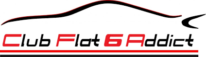 Logo représentant un contour de voiture stylisé et épuré au-dessus du texte "Club Flat 6 Addict" en lettres rouges et noires, avec une ligne horizontale en dessous - parfait pour les clubs indépendants passionnés par l'excellence automobile.